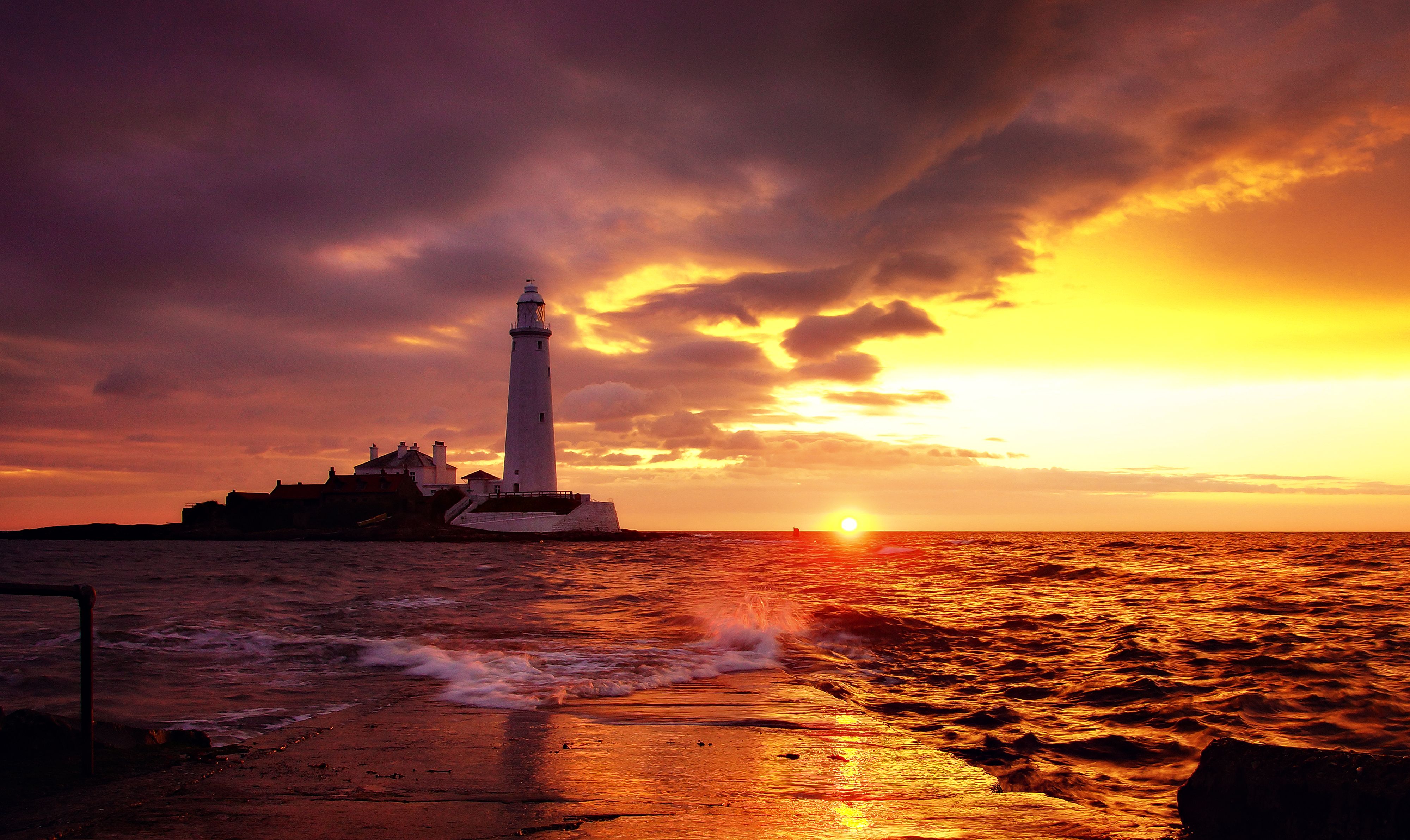 Rose Island Lighthouse trust launches executive director search ahead of milestone 2026 season — Photo by Ray Bilcliff on Pex