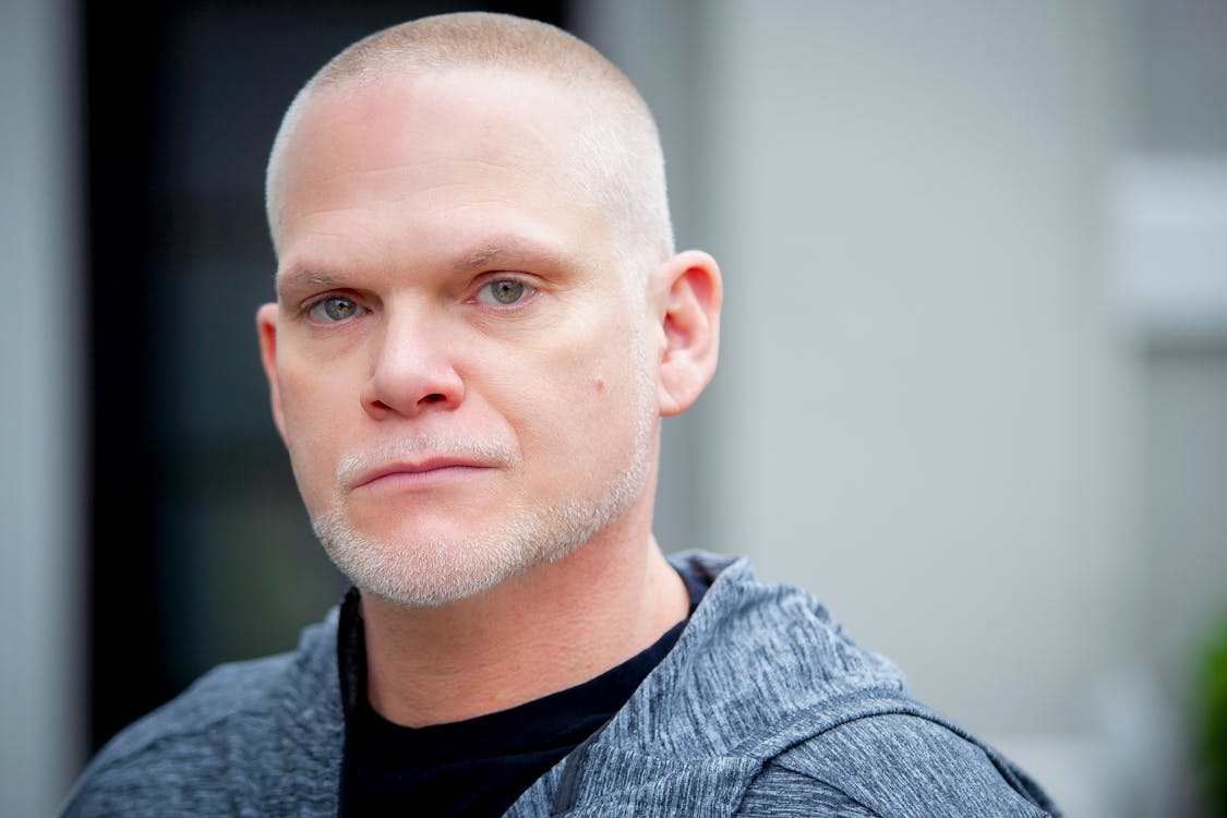 Nude Pix HQ - Head man shaved Adult Pictures Dick morris book amazon