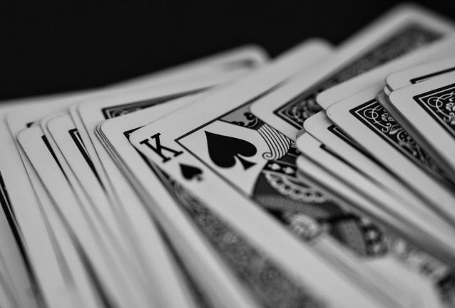 Online Casino: Spielautomaten und Live-Spiele im Überblick