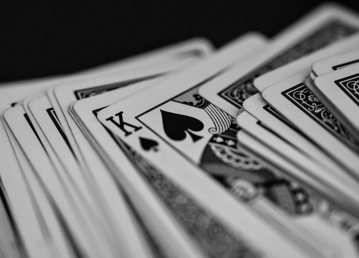 Online Casino: Spielautomaten und Live-Spiele im Überblick