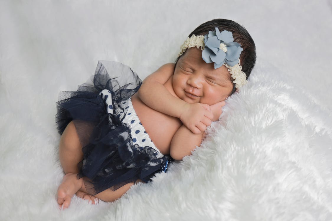 Baby In Zwarte Tule Rok Fotografie