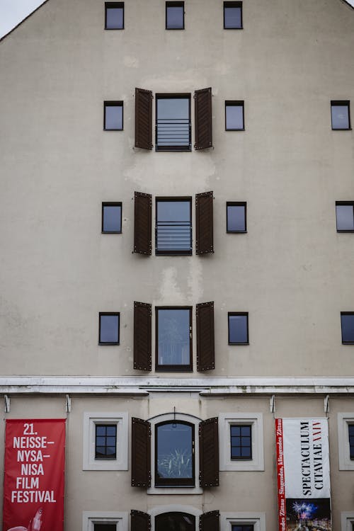 Gratis stockfoto met appartement, architectuur, balkon