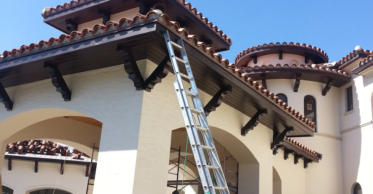 Free stock photo of Extension ladder not extended 3 feet above landing