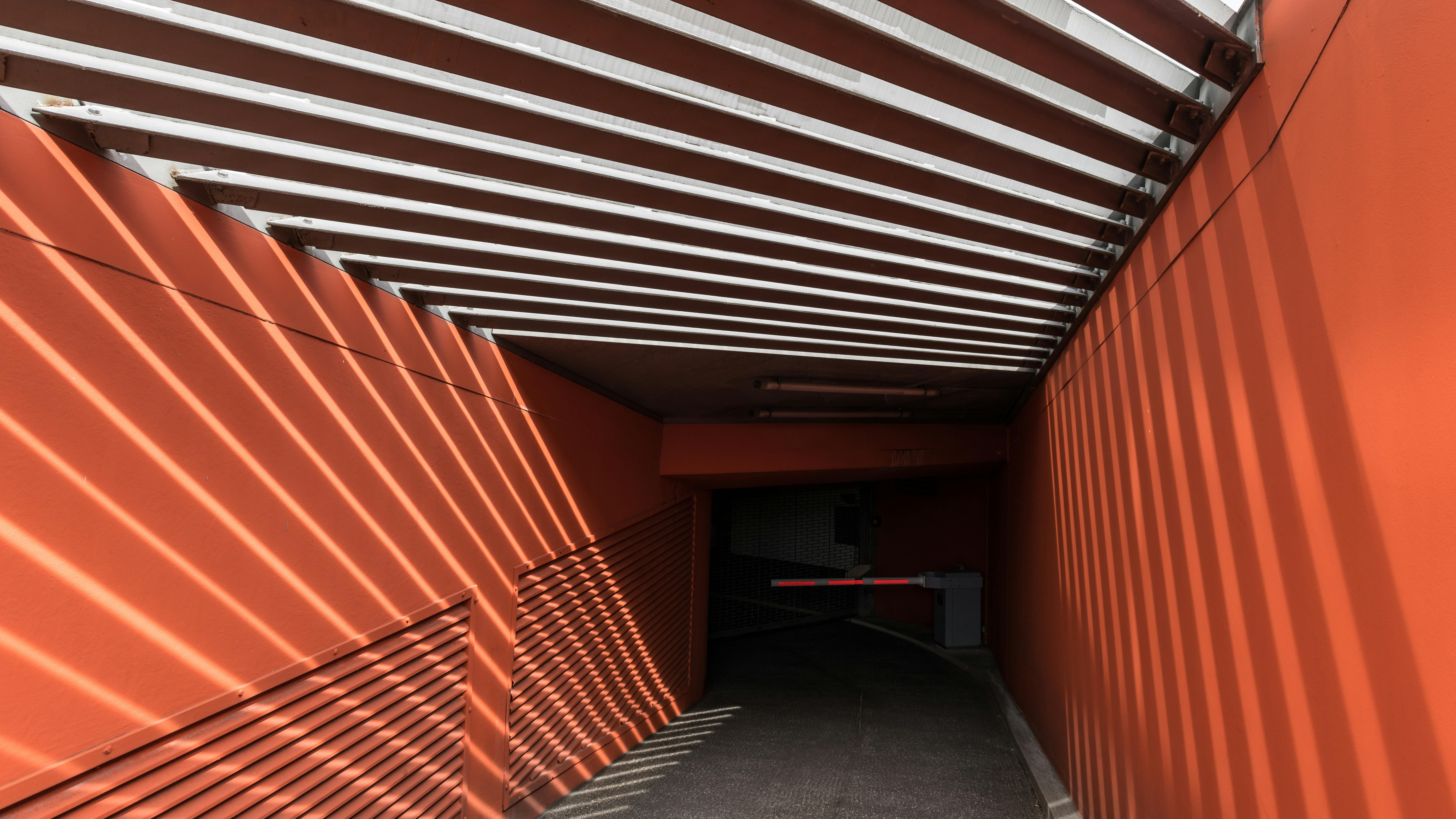 Baruri speakeasy sub oraș – cum le găsești