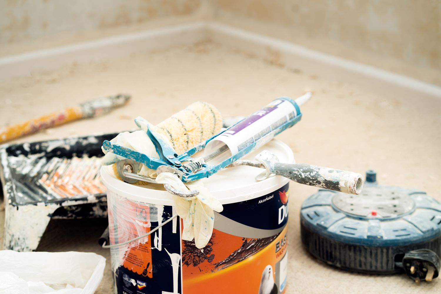 Illustrative photography of paints & surface finishes