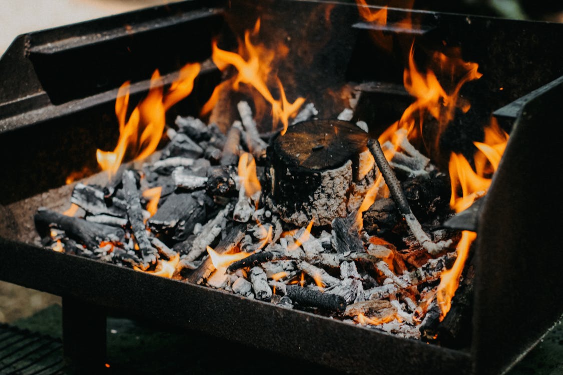 Gratis stockfoto met aangebrand, as, barbecue