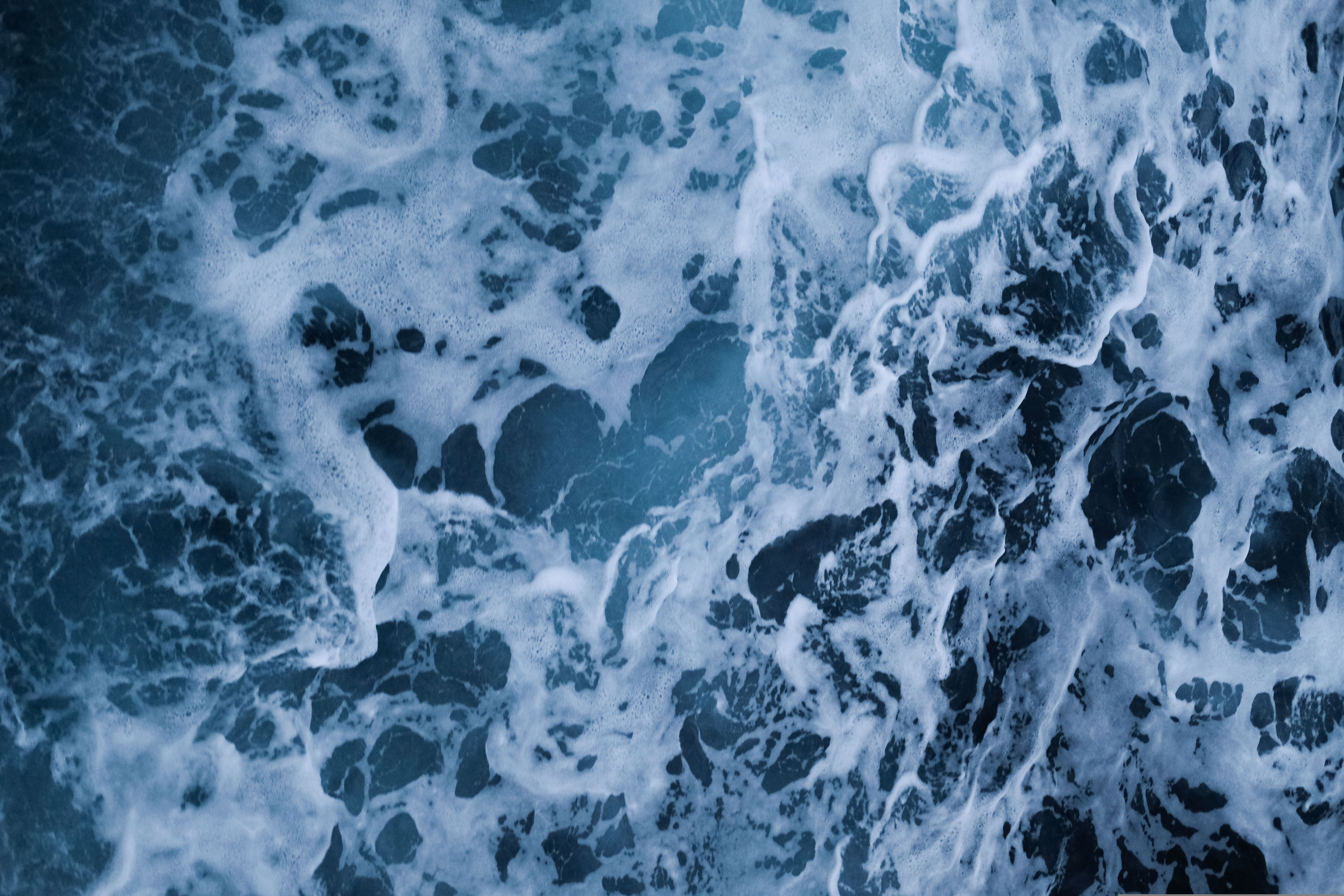Foamy Sea Waves · Free Stock Photo