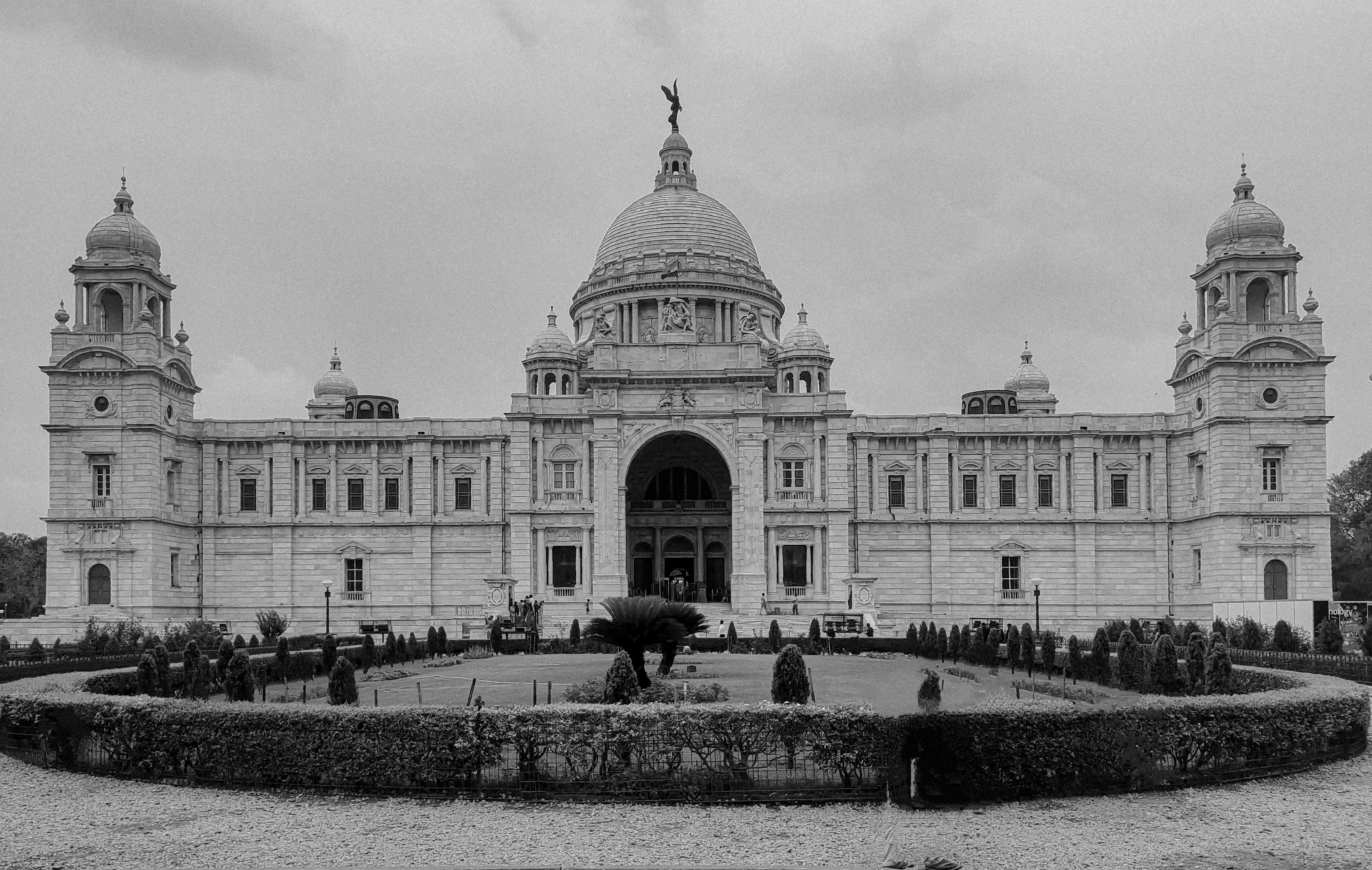 Stunning black and white view of Victoria Memorial in Kolkata, India.