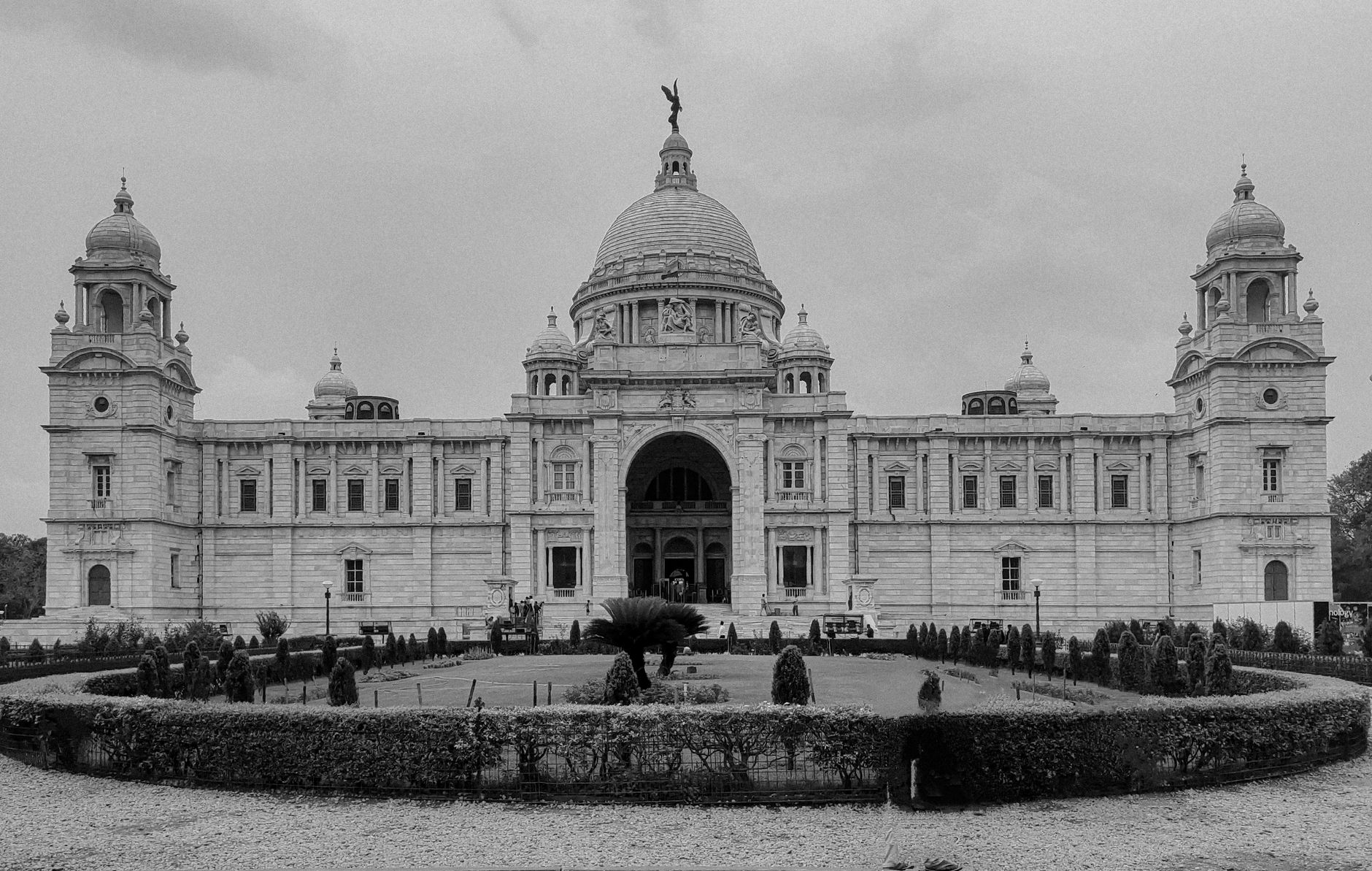 Stunning black and white view of Victoria Memorial in Kolkata, India.