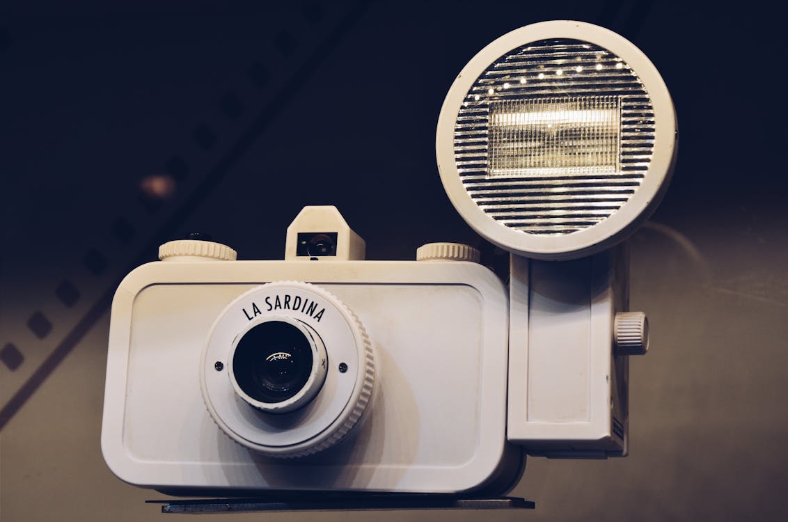 Witte La Sardina Camera Met Flits