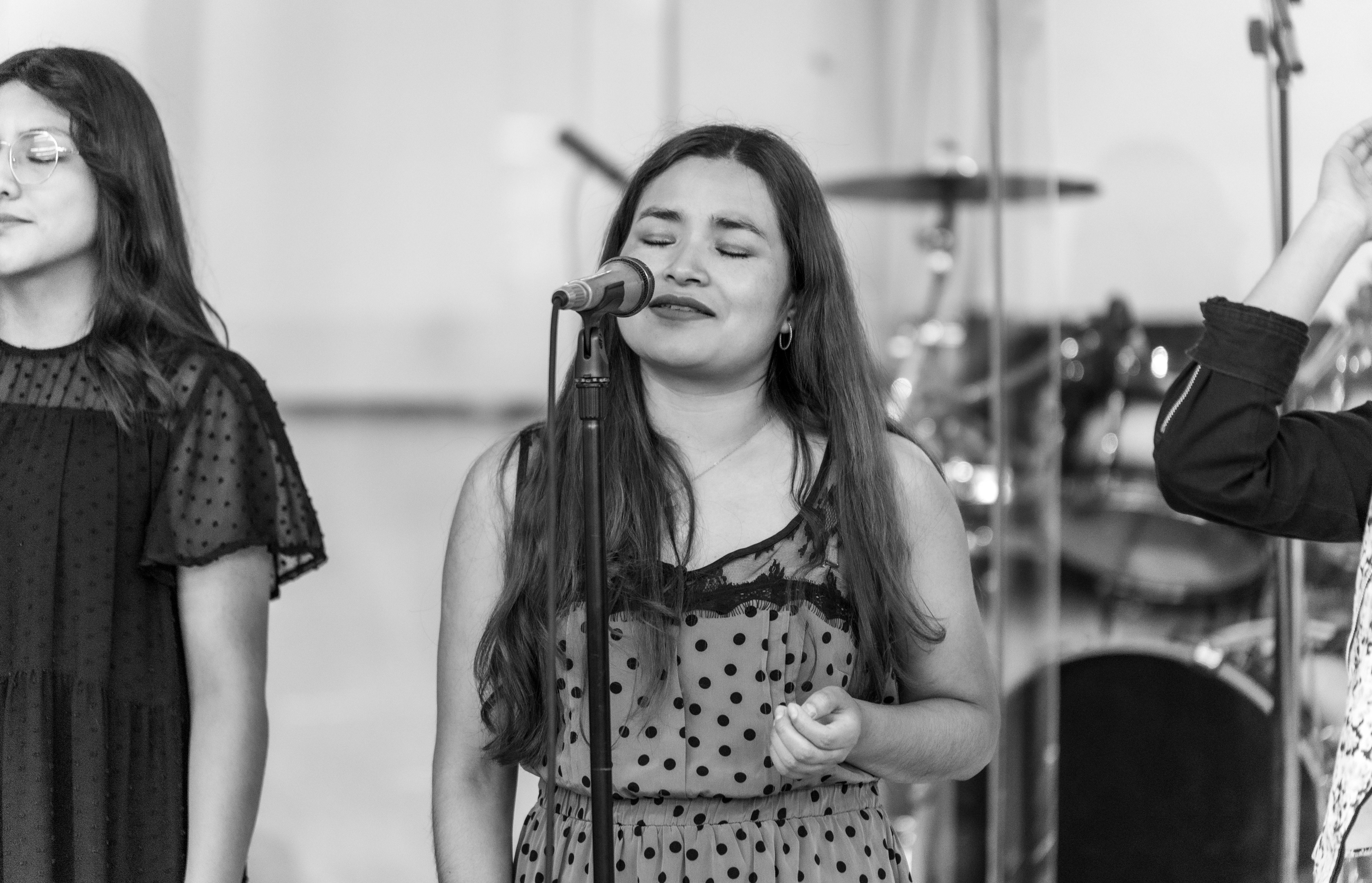 Armonizadores Vocales: Diseño Sonoro, Síntesis y Aplicaciones Creativas en Producción Moderna