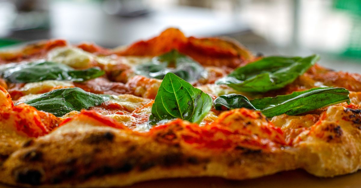Why Your Homemade Pizza Crust Lacks That Perfect Crisp (And The Simple Pro-Secrets That Deliver Pizzeria-Quality Crunch Every Time)