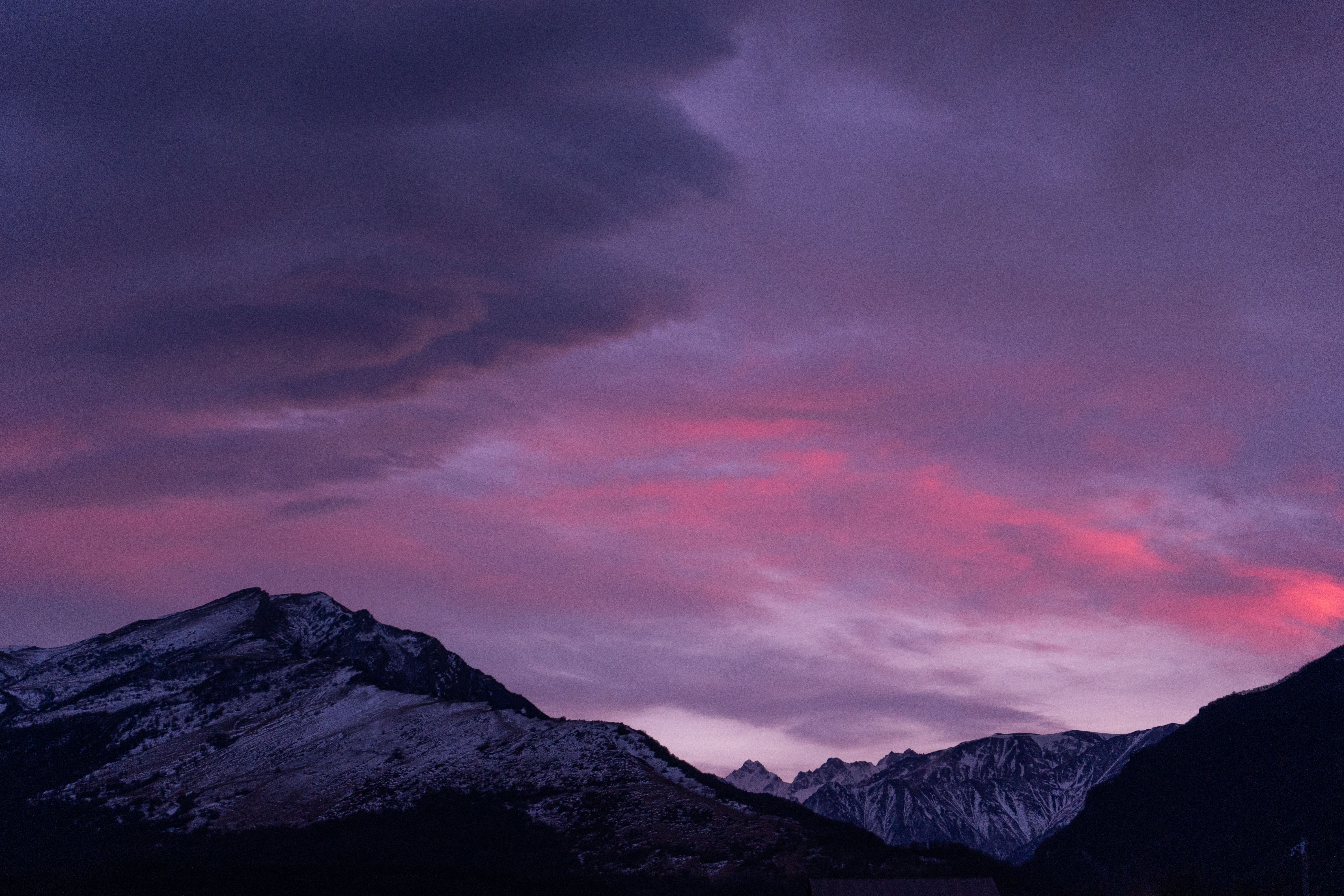 Purple Sky at Dusk over Snowy Mountains · Free Stock Photo