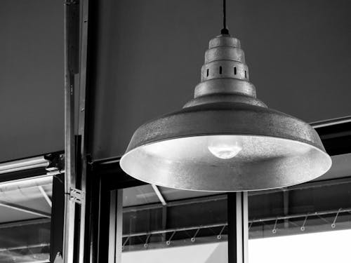 Základová fotografie zdarma na téma černobílý, lampa, žárovka