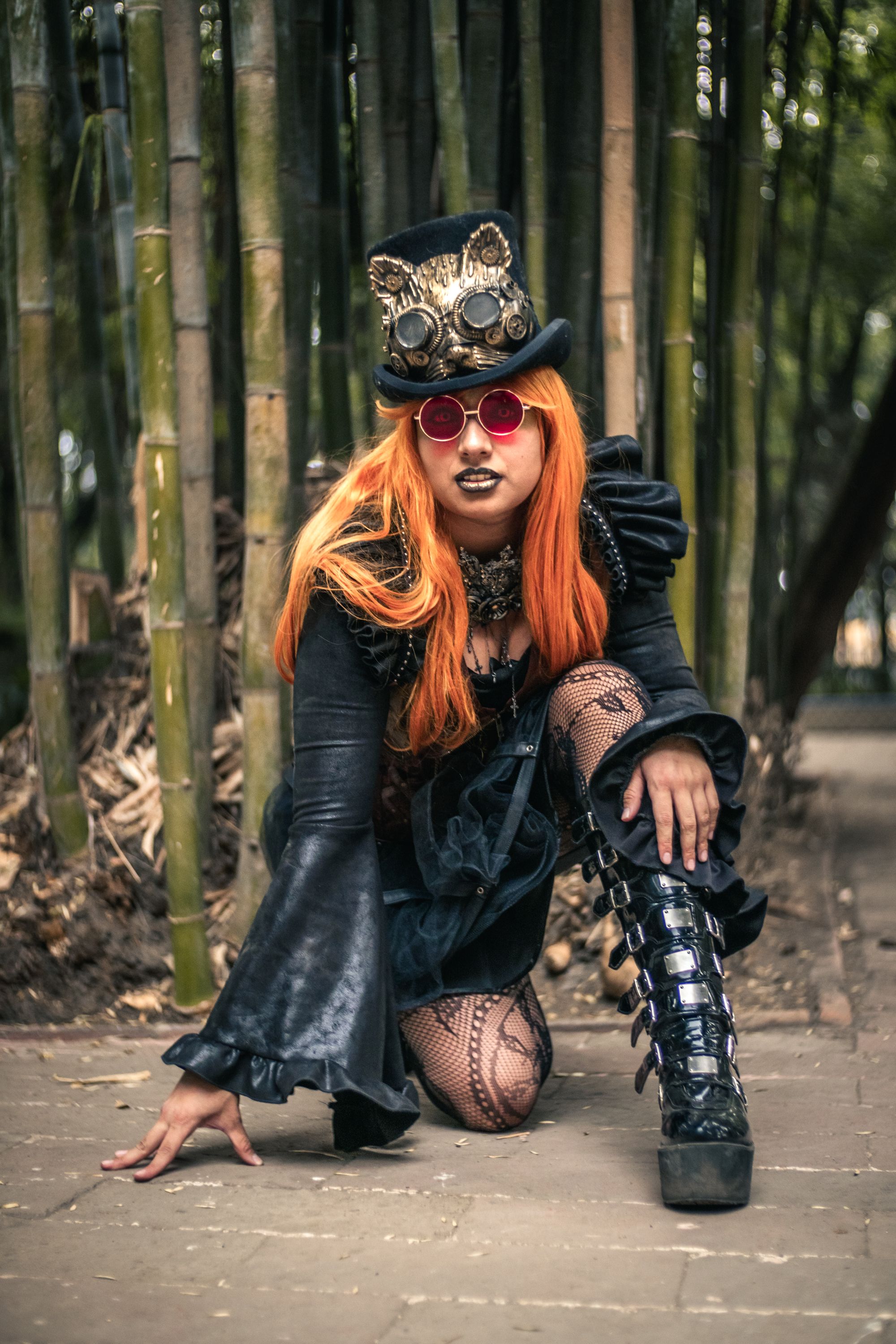Kostenloses Foto zum Thema: alternativer stil, auffllig, ausdrucksvoll,  avantgarde, bambus, brille, cdmx, ciudad de mexico, cosplay, dramatisch,  drauen, dunkel, einzigartig, fantasie, fashion, fett gedruckt, frau, gote,  hut, korsett, kostm ...