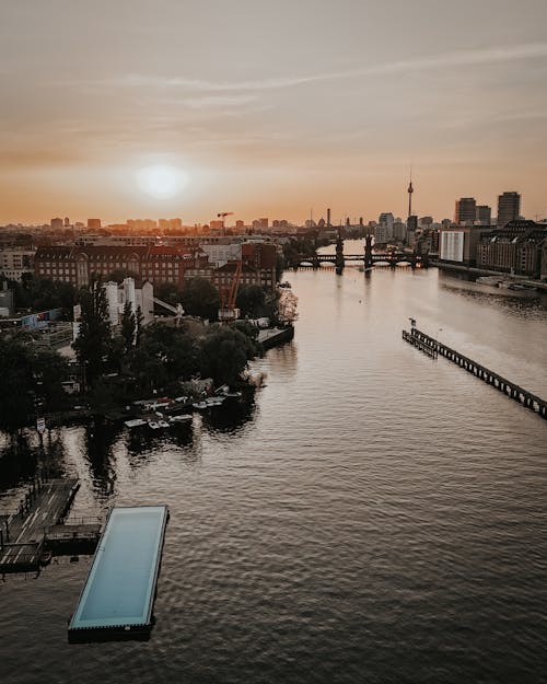 베를린, 베를린 tv 타워, 여름 분위기의 무료 스톡 사진