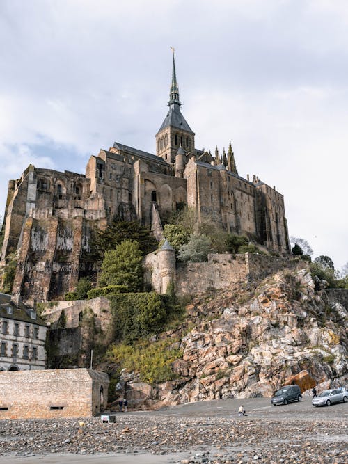 Low Angle Fotografie Van Gray Castle