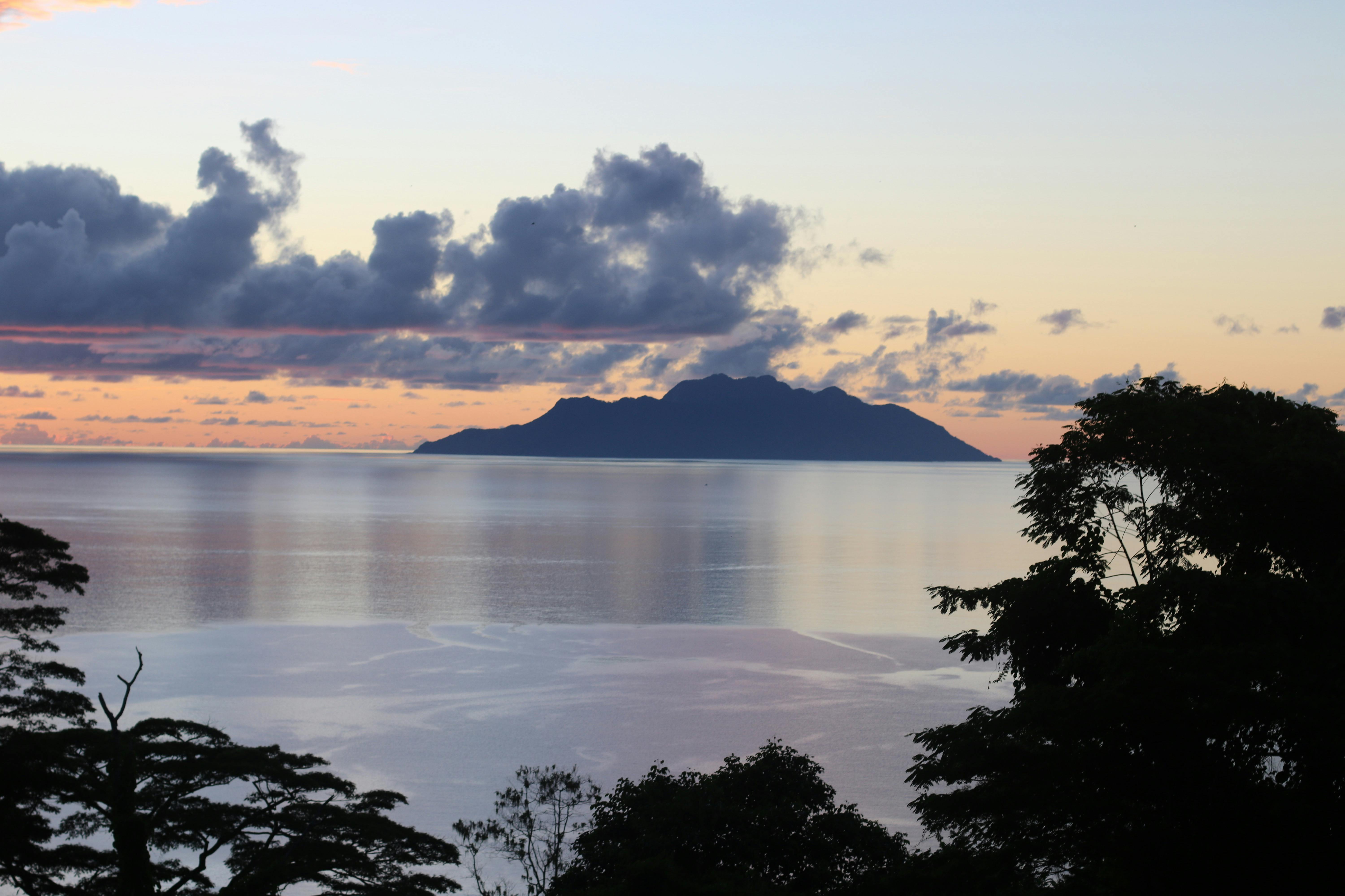 vintage and retro fashion