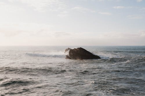 dalga, deniz, deniz feneri içeren Ücretsiz stok fotoğraf
