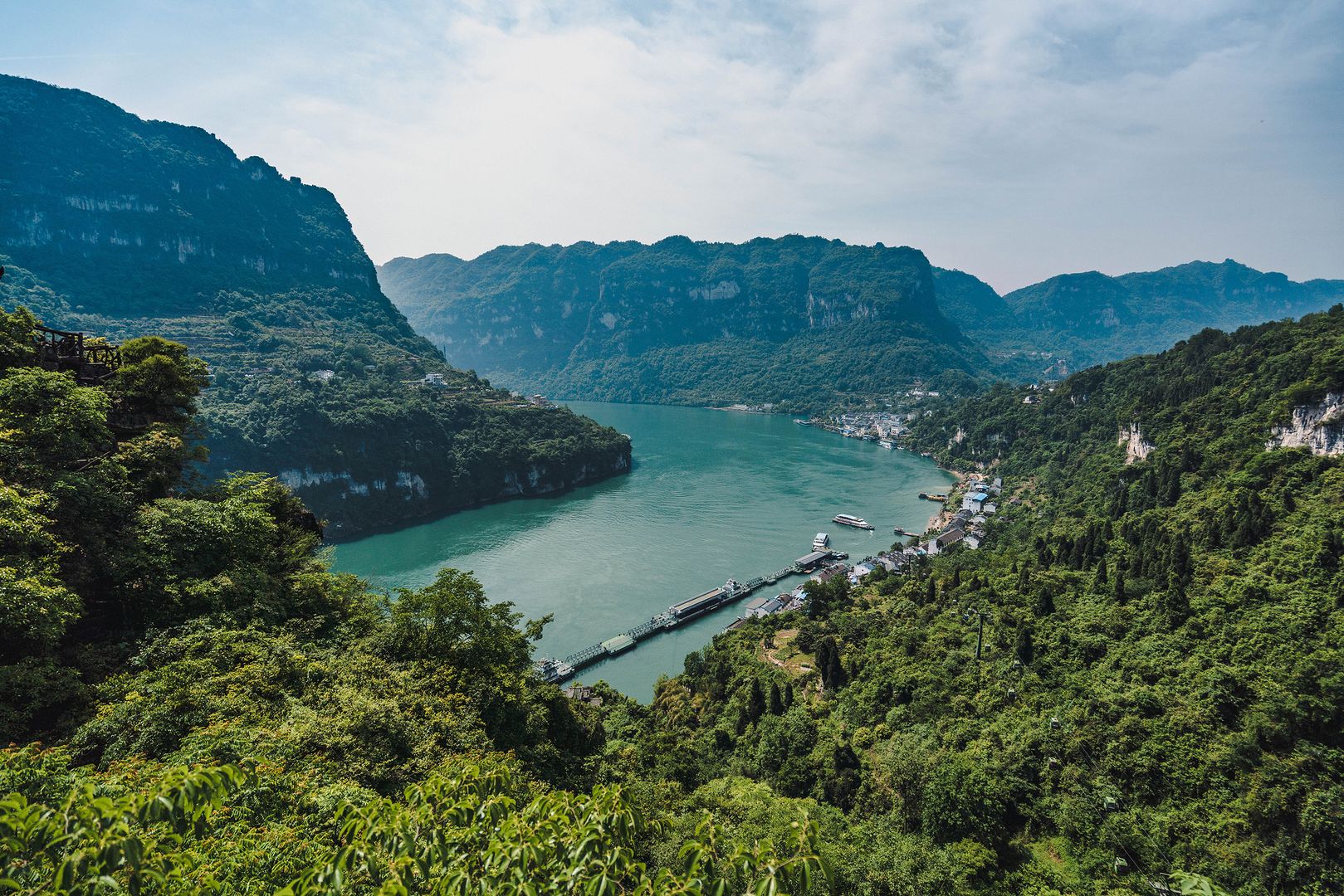 Yangtze River Cruise Guide: Three Gorges, Shore Excursions, and What to Expect
