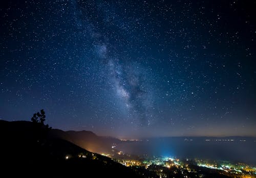 Kostenlos Beleuchtete Stadt Bei Nacht Stock-Foto