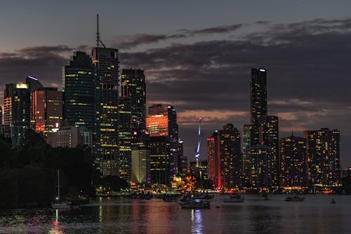 免费 夜间摄影时的城市景观 素材图片
