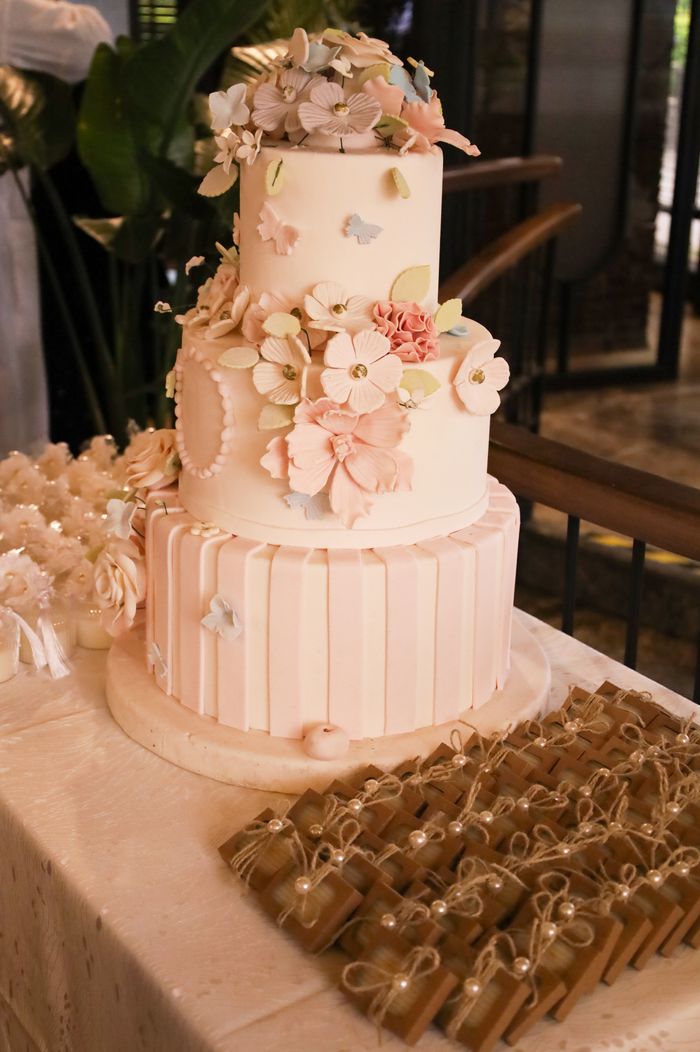 Hoorain Atelier wedding cake