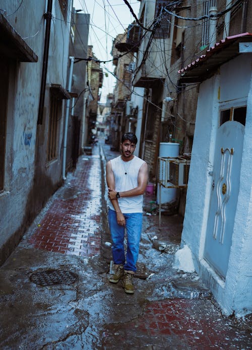 Fotos de stock gratuitas de adulto, calle, callejón