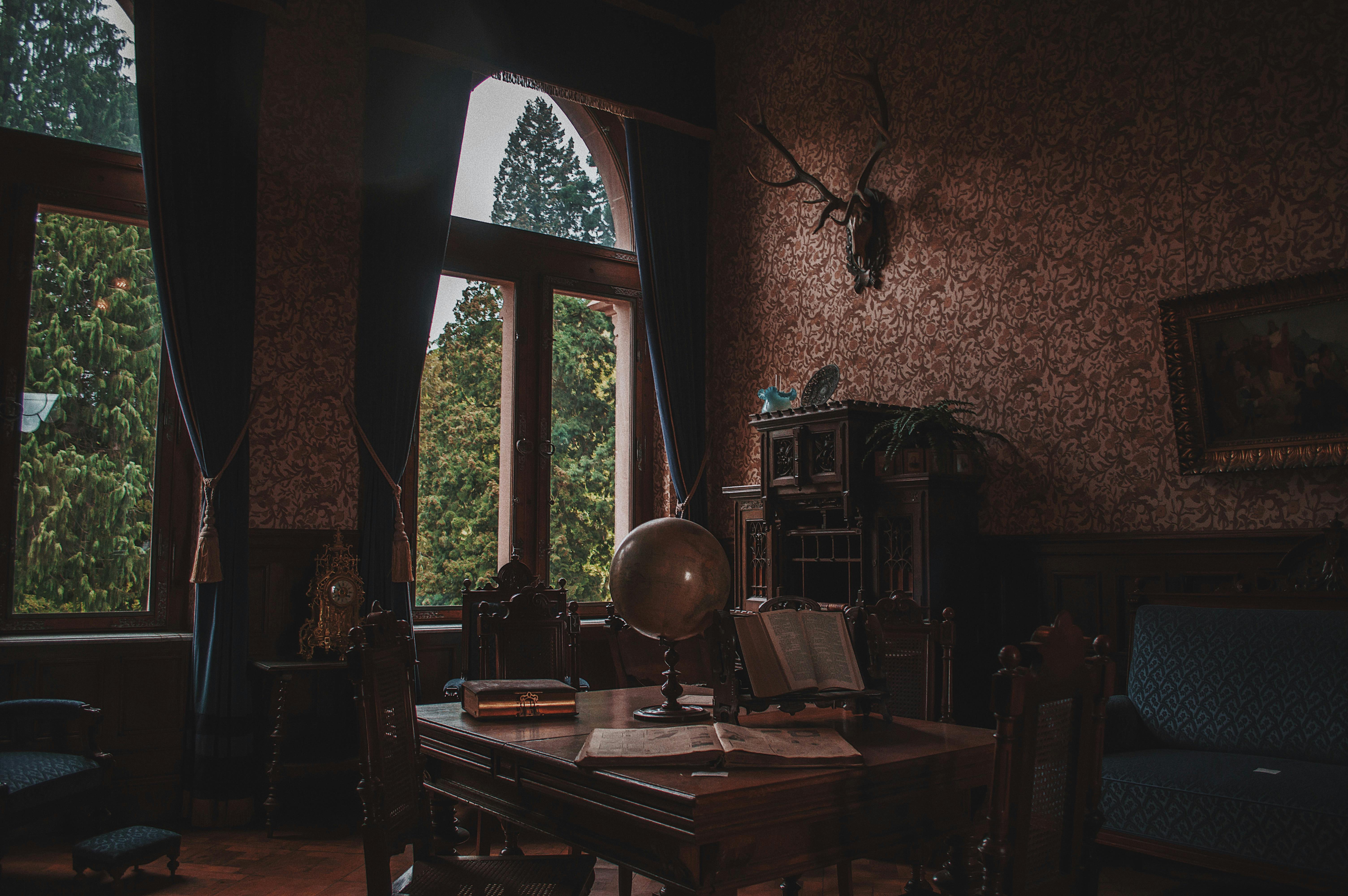 dark study room design