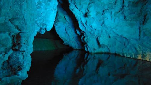 Darmowe zdjęcie z galerii z fotografia przyrodnicza, góra, jaskinia