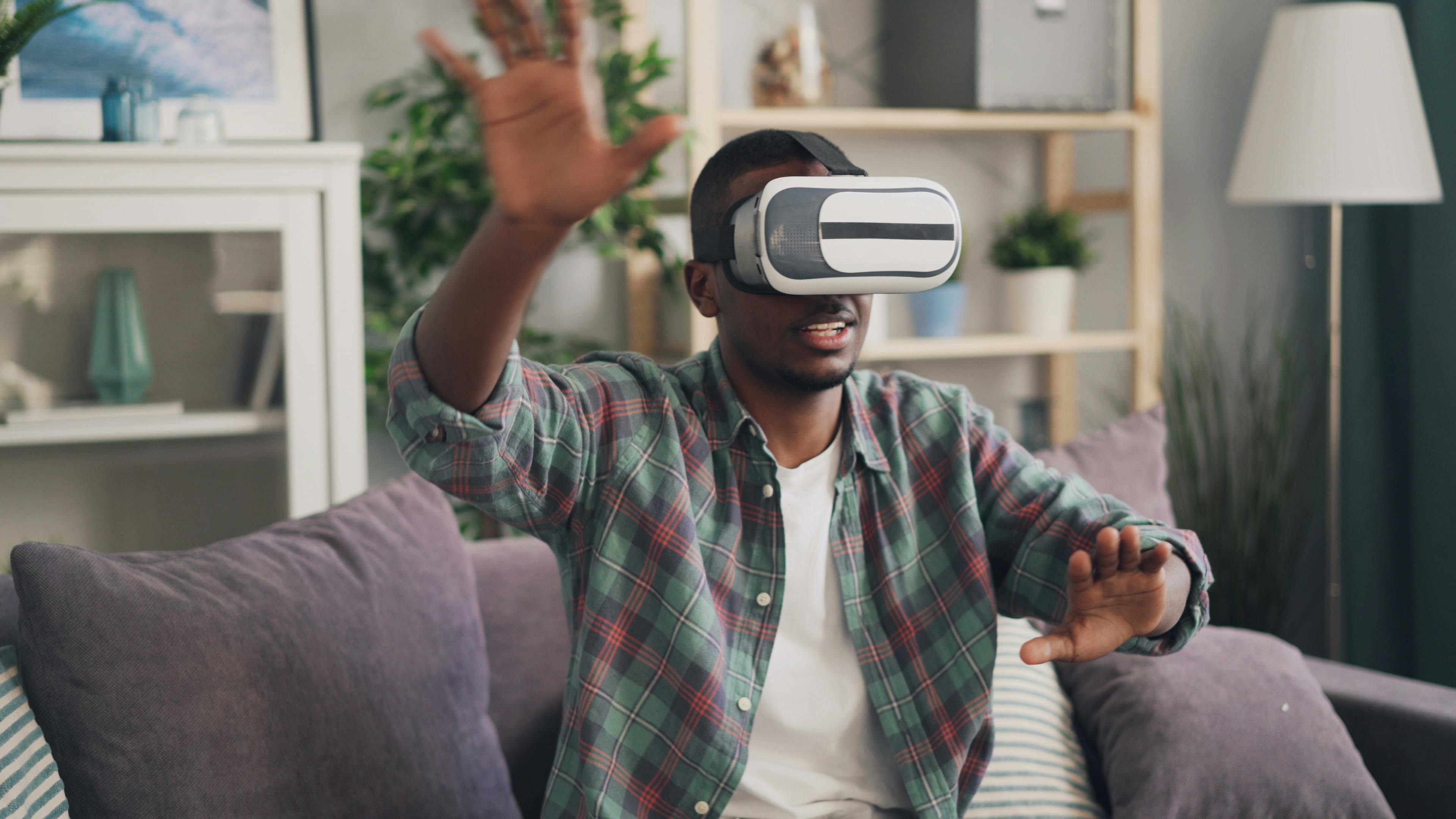 Smart home adoption surges as energy savings lead trend — Photo by Vitaly Gariev on Pexels