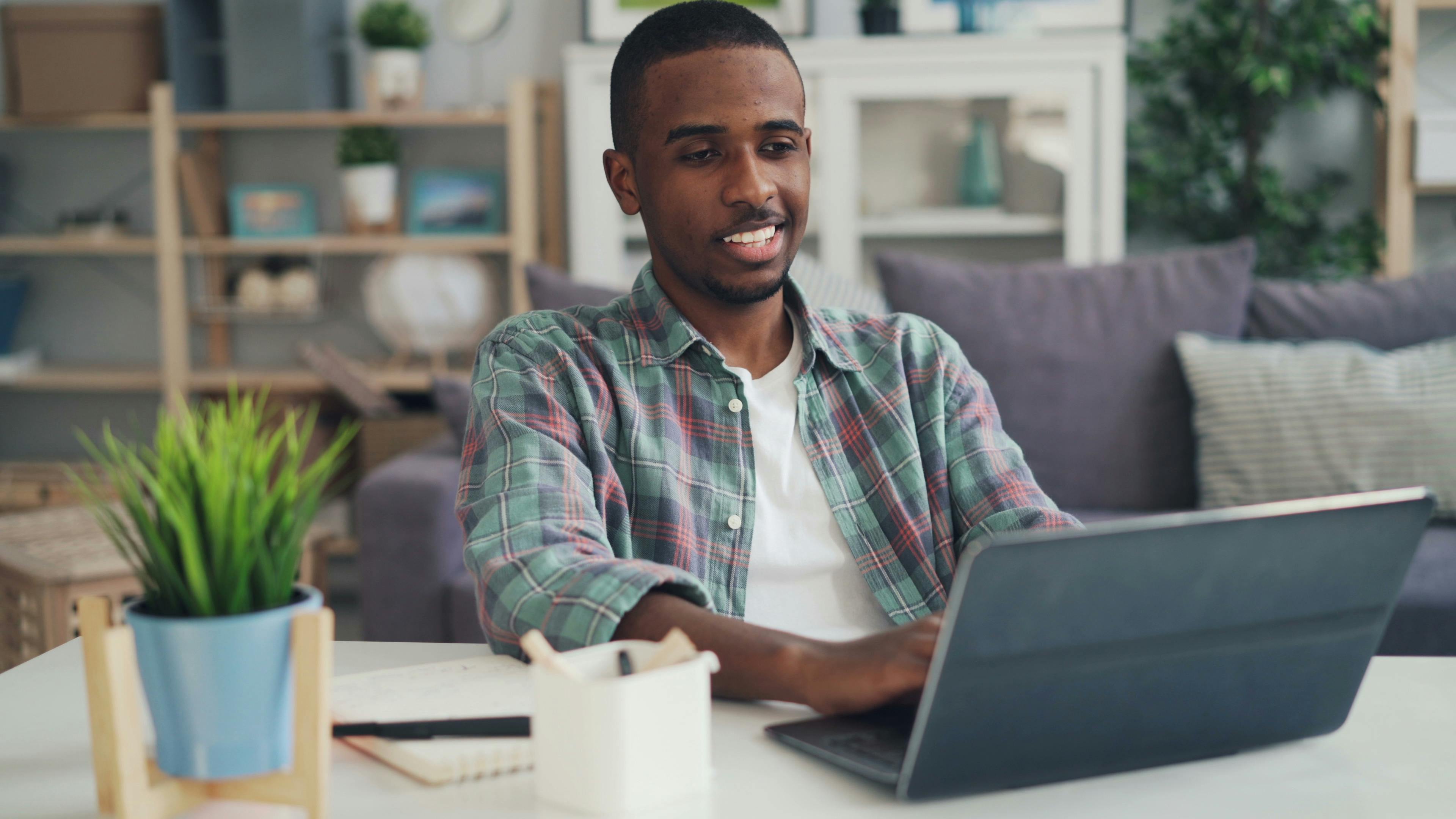Working From Home and Productivity: Insights From the 2025 Remote Work Study — Photo by Vitaly Gariev on Pexels