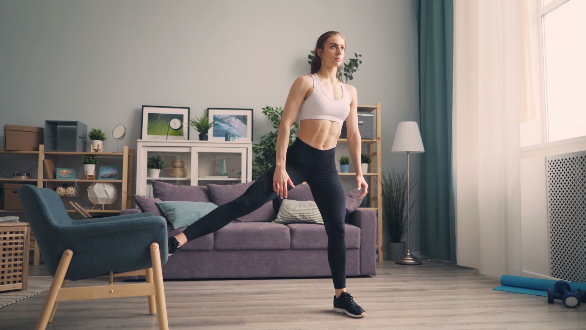 How to stay fit while traveling workout technique step by step