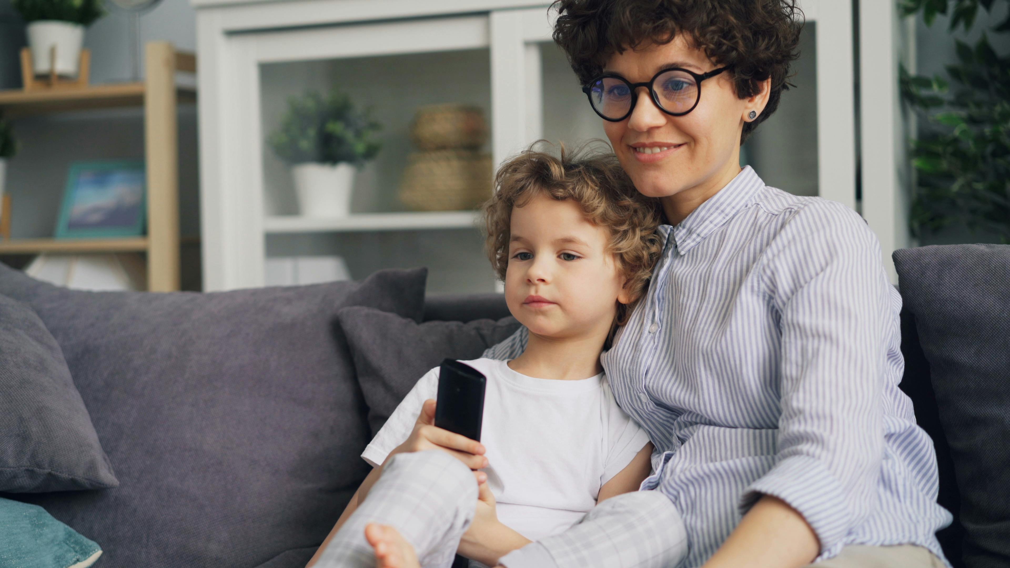 Home distractions harm remote workers’ wellbeing and productivity, study finds — Photo by Vitaly Gariev on Pexels