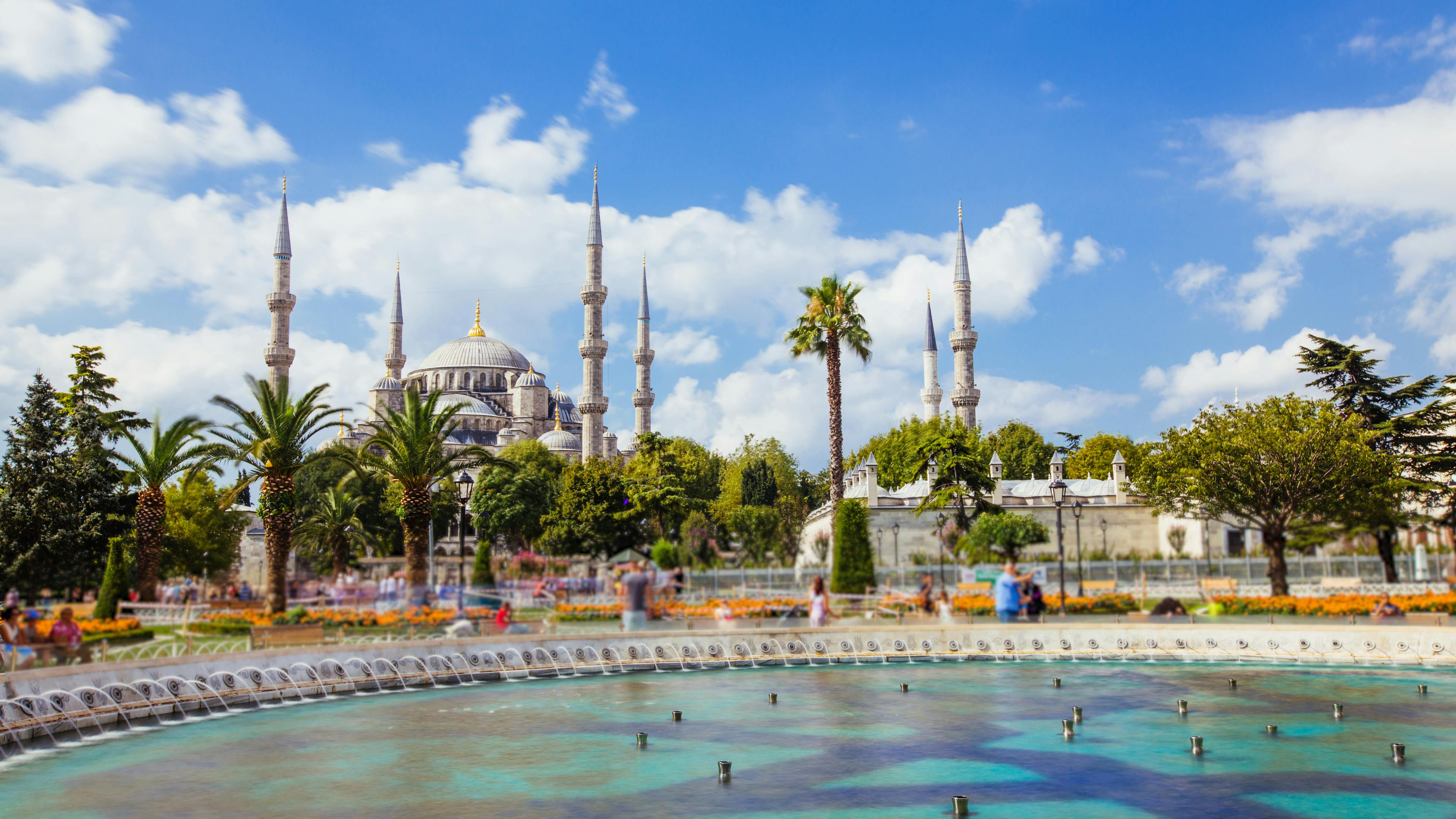 park and blue mosque in istanbul