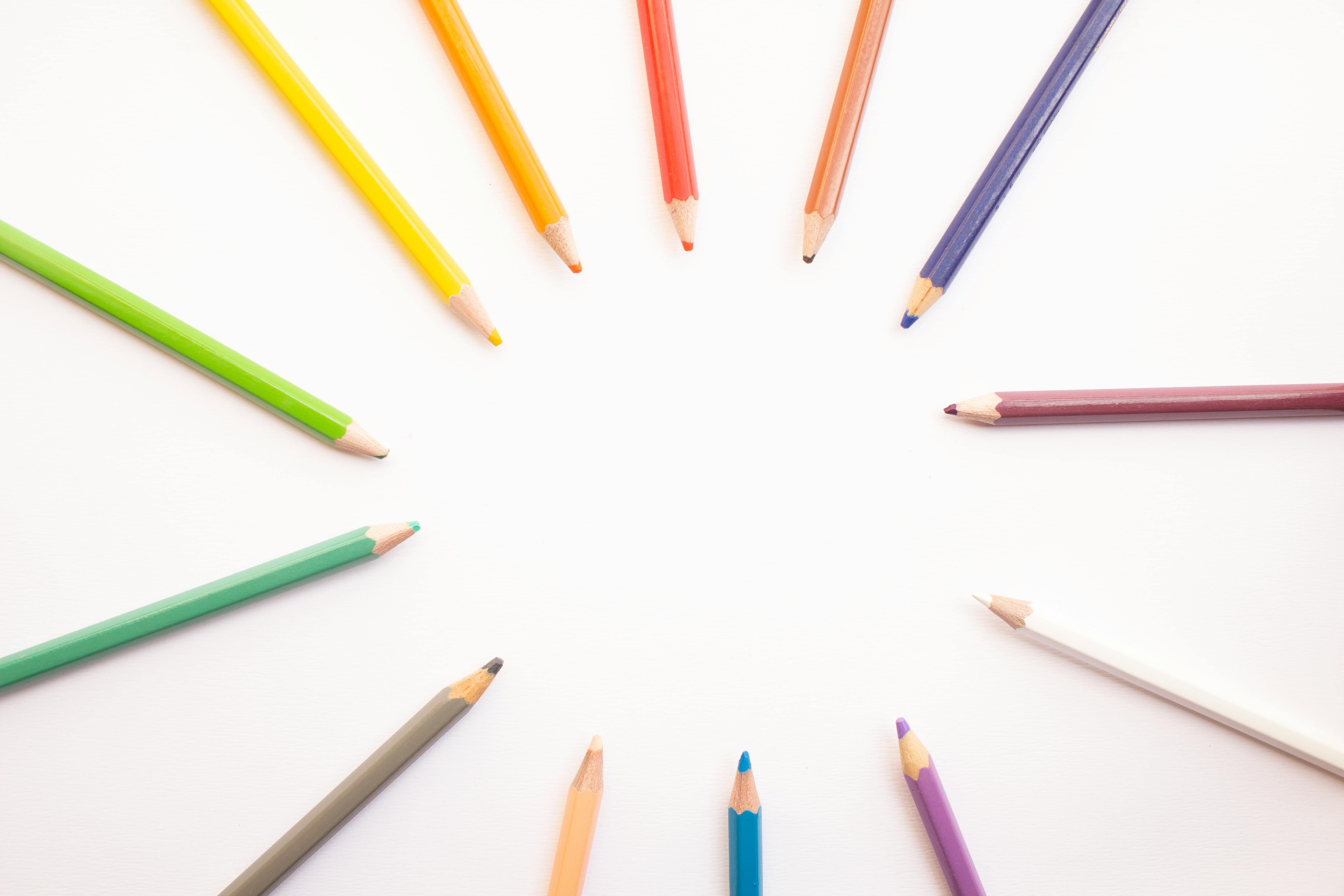 Hobbycraft has up to 50% off art supplies for chilly Brits to try new hobbies at home — Photo by Agustina Sobnno on Pexels