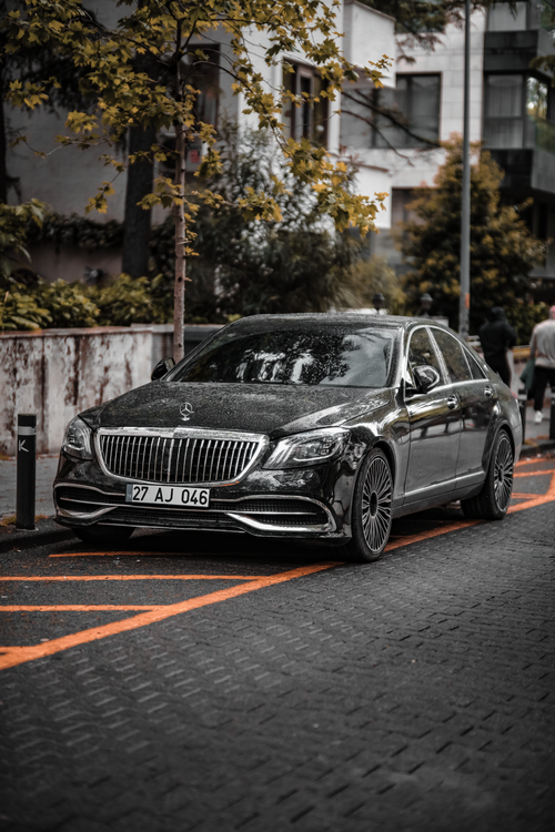Free High-end Mercedes-Benz S-Class luxury car parked in urban Istanbul street setting. Stock Photo