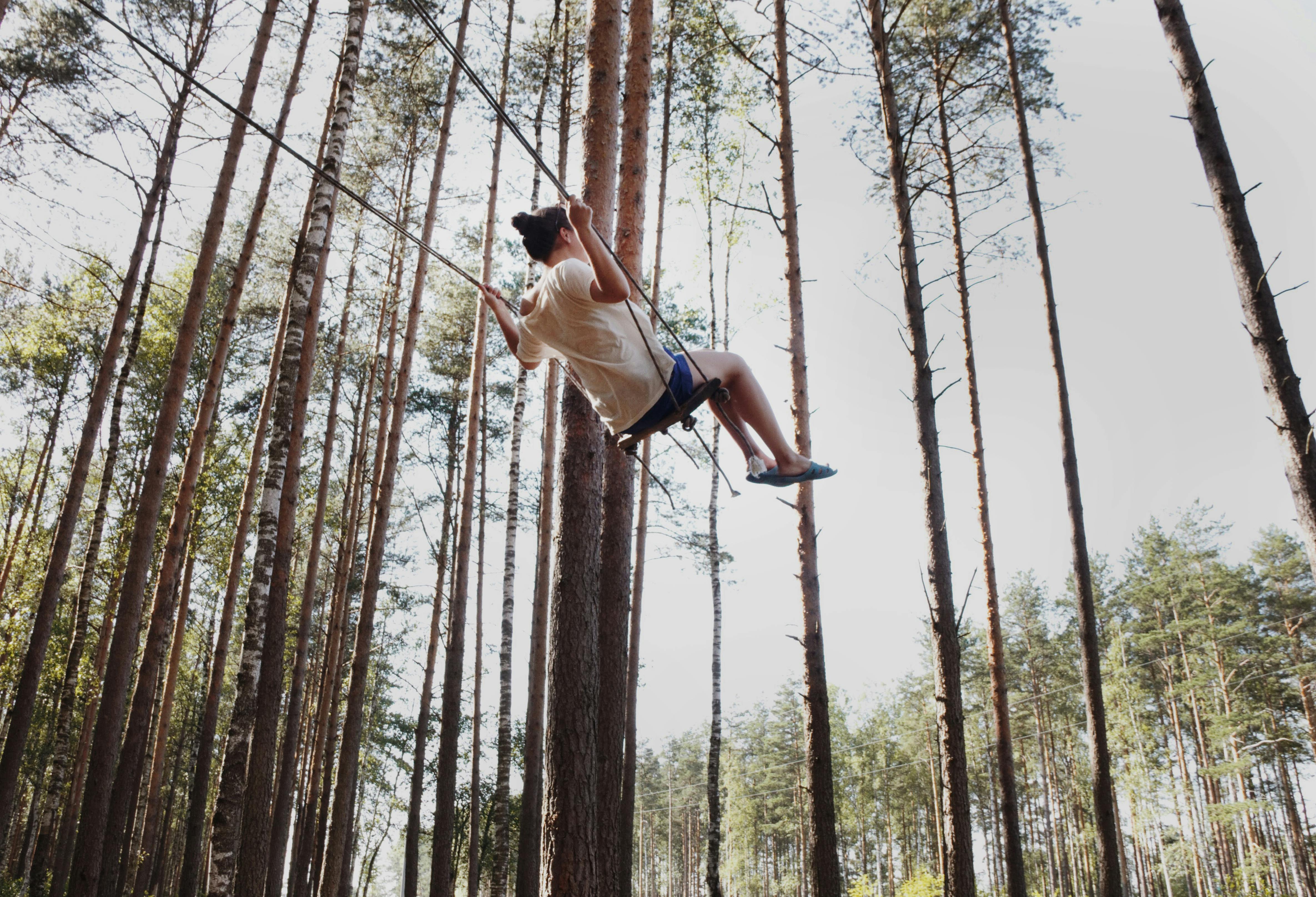 Bush swinging on guntures