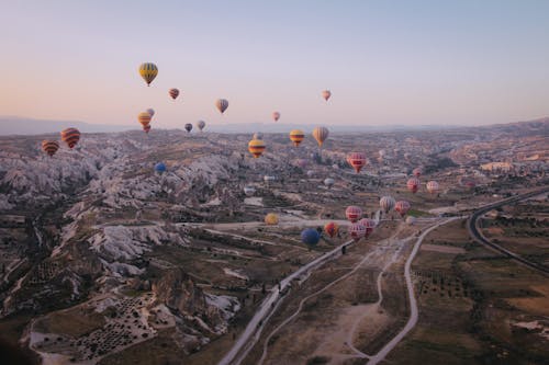 Balon Udara Panas Di Langit