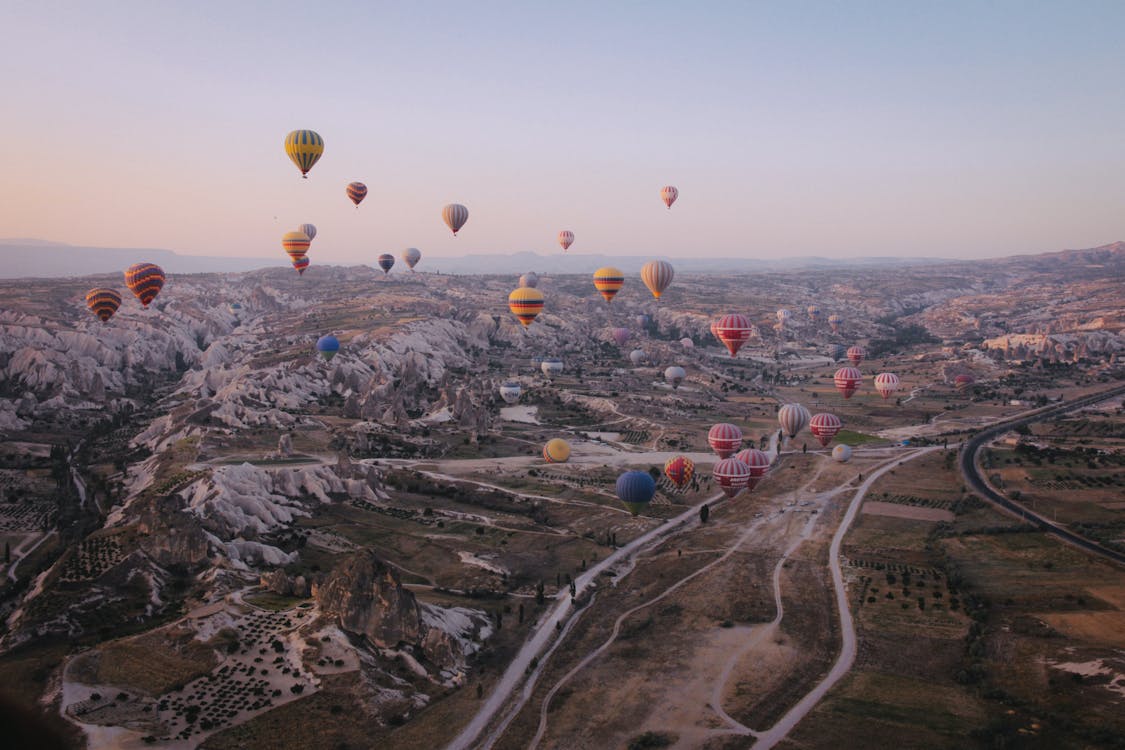 Hot air ballons in the sky