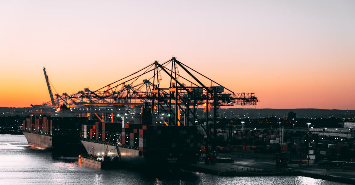 財經:荷姆茲海峽封鎖導致LNG運費飆漲40%,海事保險影響更深遠