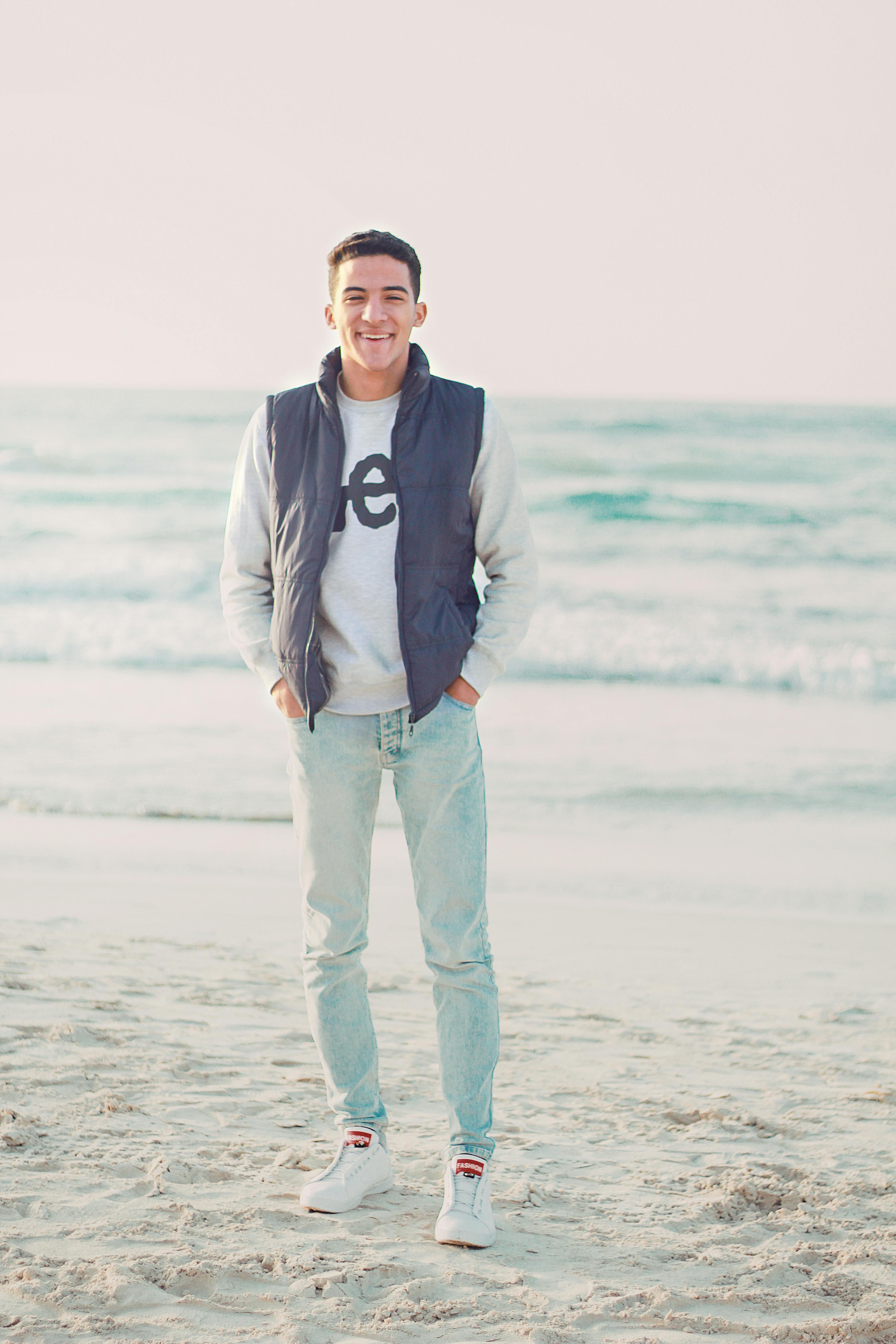 Hombre En La Playa · Foto de stock gratuita Hombre En La Playa · Foto de stock gratuita