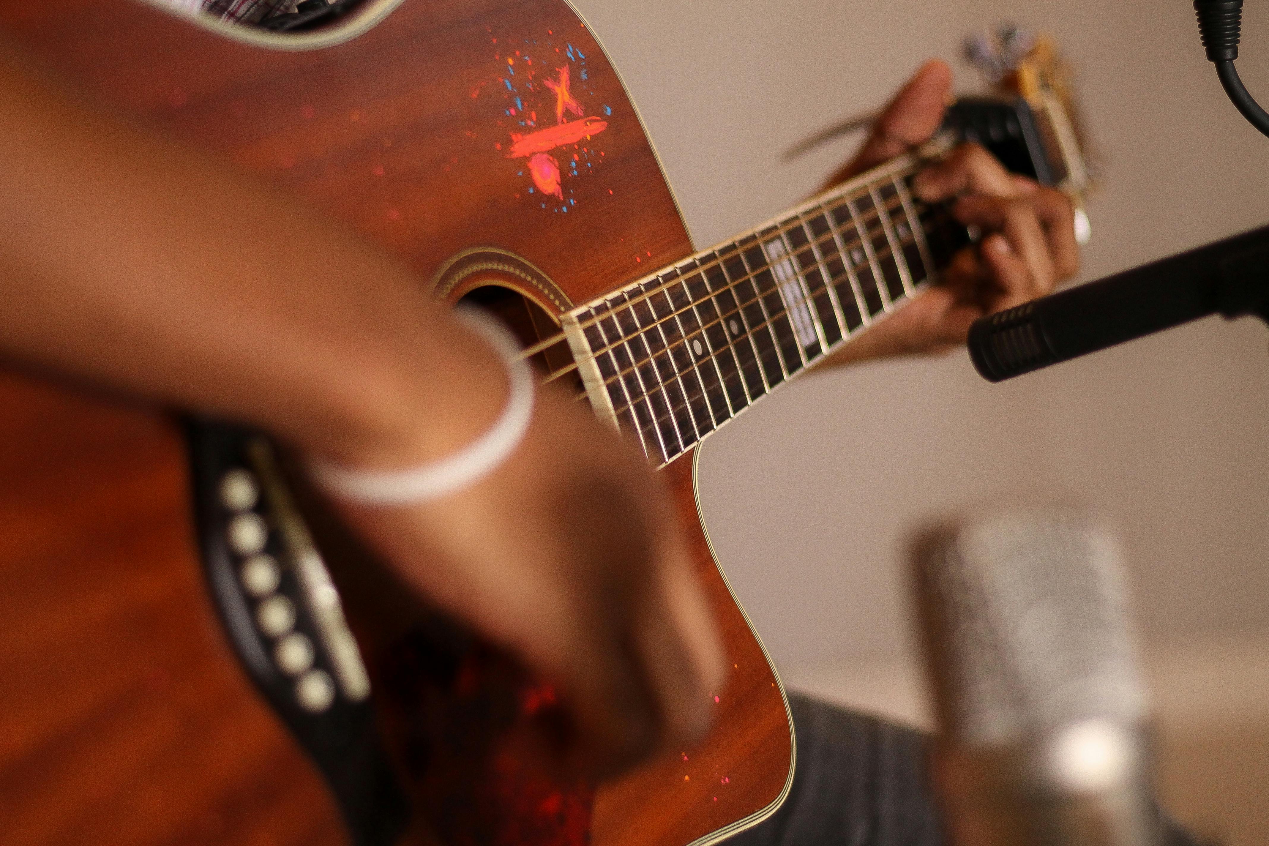 76 Gambar Orang Gitar Akustik Paling Bagus 76 Gambar Orang Gitar Akustik Paling Bagus