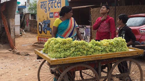 LOCAL FRESH GRAPES