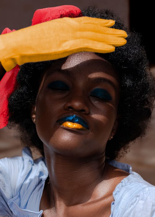 Gratis stockfoto met afro, buiten, creatief portret