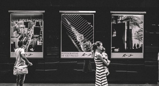 圣保罗的街景以黑白城市照片和人物为特色