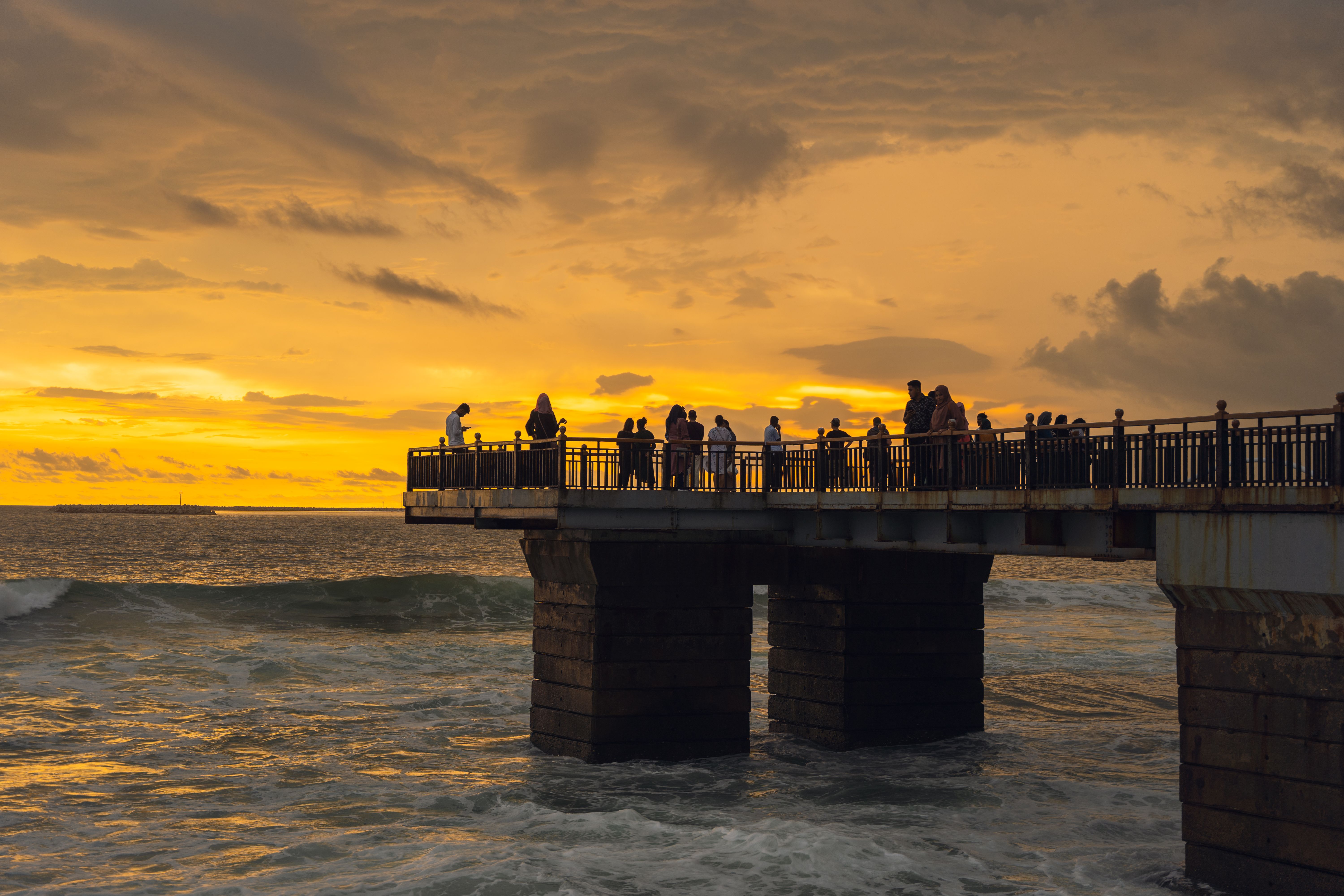 Ocean Edge Suites Hotel Colombo: What to Expect