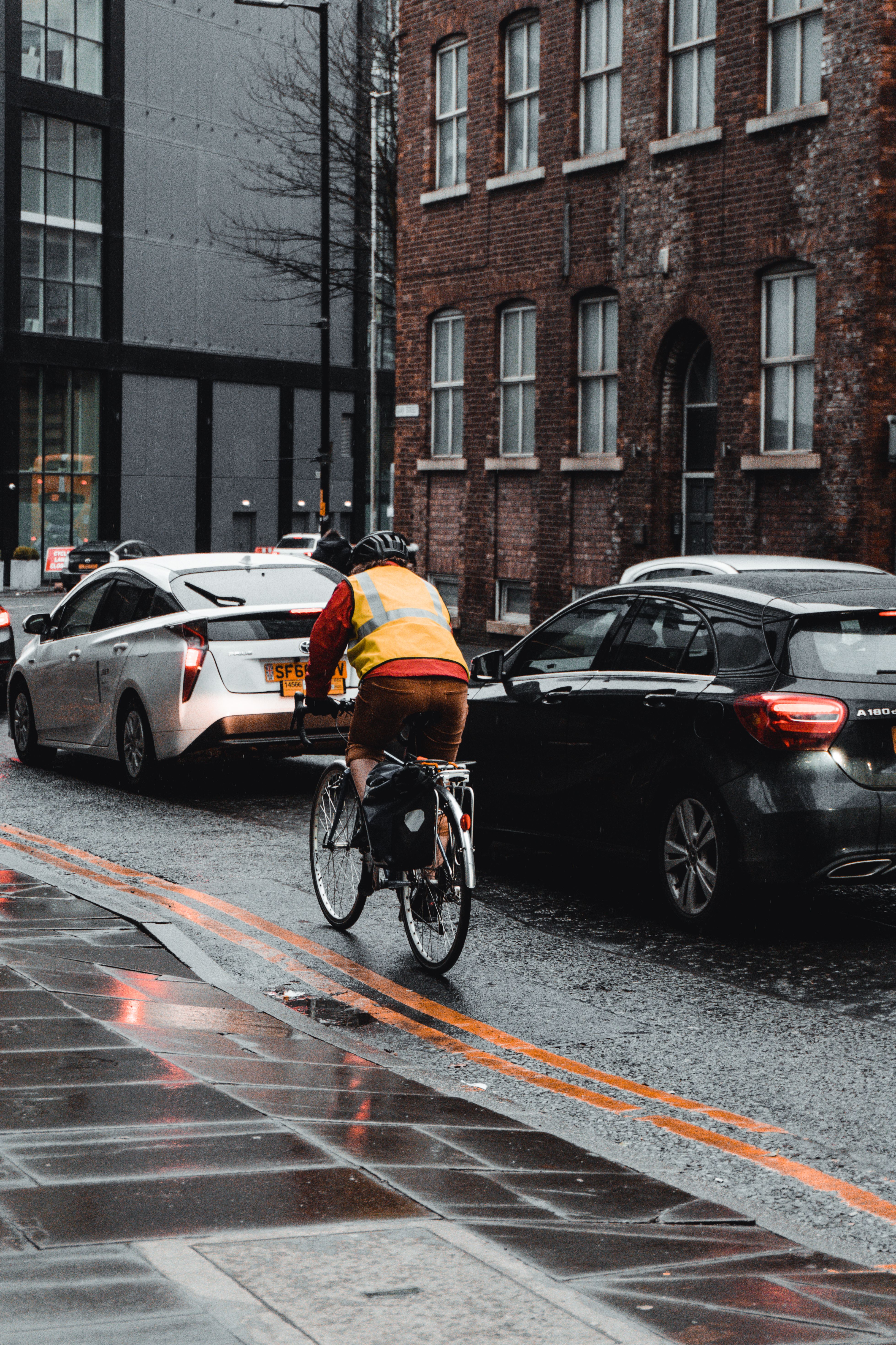 Les meilleures pratiques de sécurité pour les cyclistes en milieu urbain en 2026 - illustration