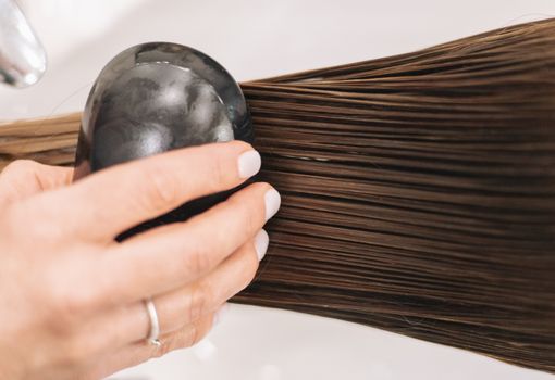 Hair Porosity: The Hidden Variable Sabotaging Your Hair Routine