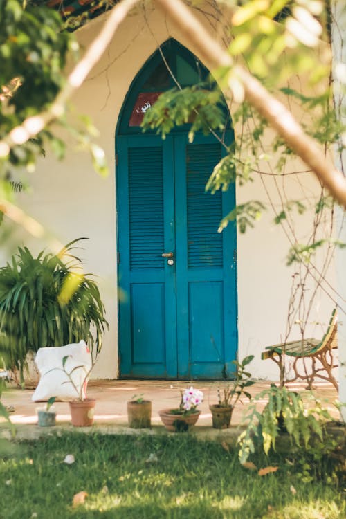 無料 閉じた青い木製のドア 写真素材